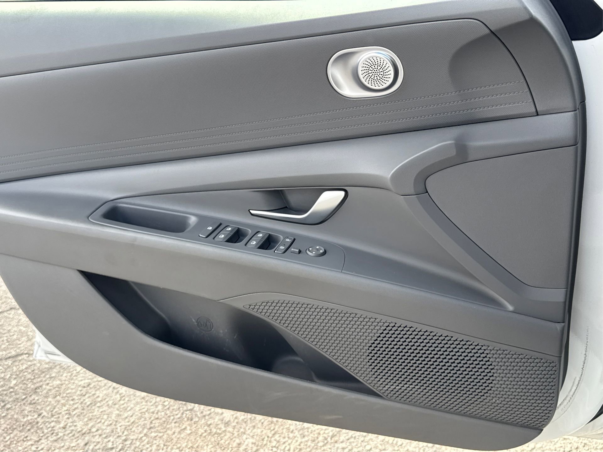 Used 2023 Hyundai Elantra SEL w/ Cargo Package image 25