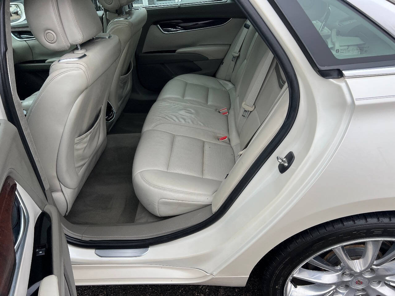 Used 2013 Cadillac XTS Platinum AWD/4WD image 23