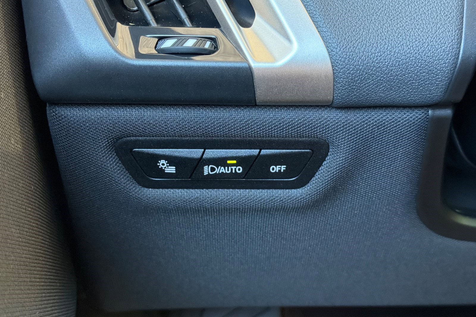 Used 2023 BMW iX xDrive50 w/ Sport Package AWD/4WD image 38