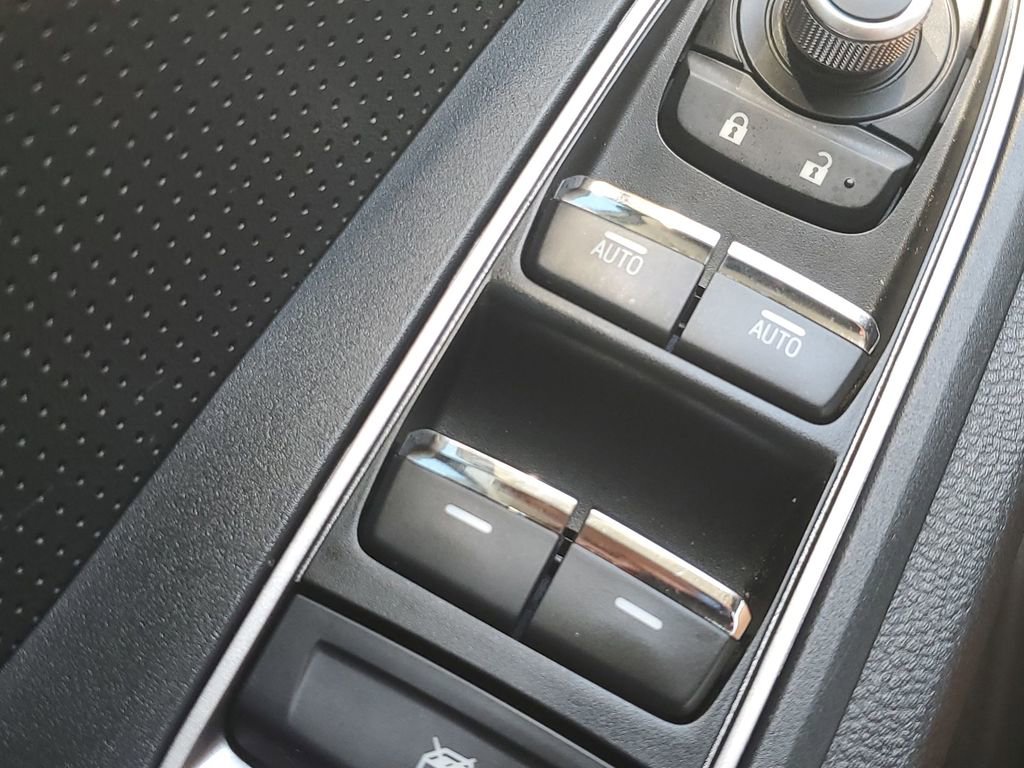 Used 2022 Subaru Ascent Limited w/ Technology Package image 35