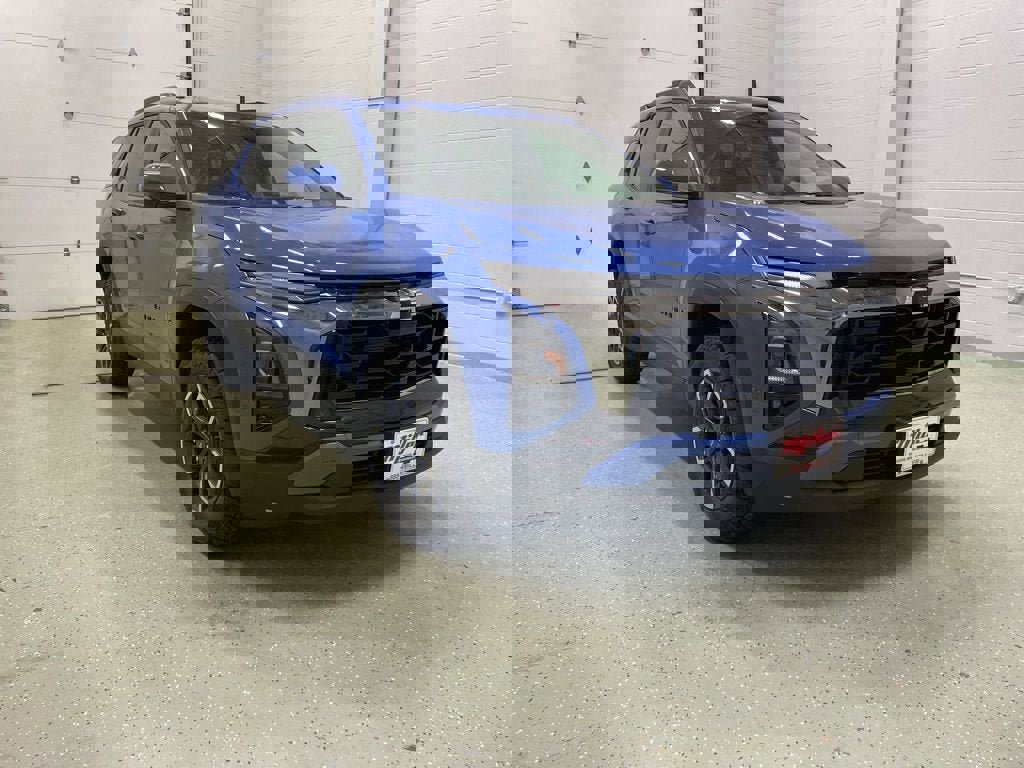 New 2026 Chevrolet Equinox ACTIV w/ Convenience Package III image 2