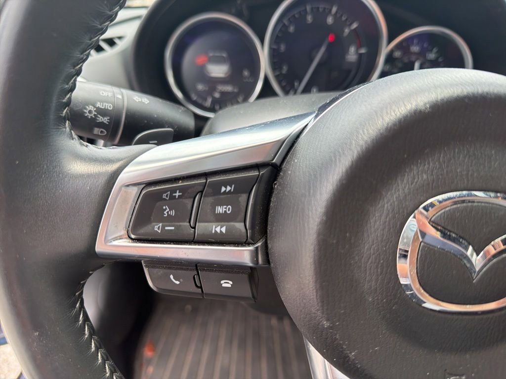 Used 2020 MAZDA MX-5 Miata Grand Touring RWD image 15