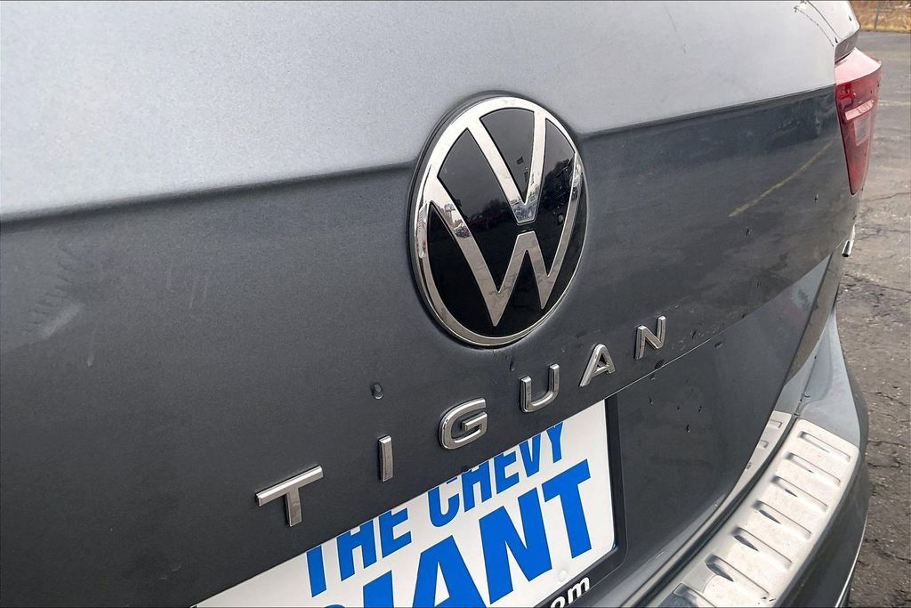 Used 2022 Volkswagen Tiguan SEL R-Line image 27