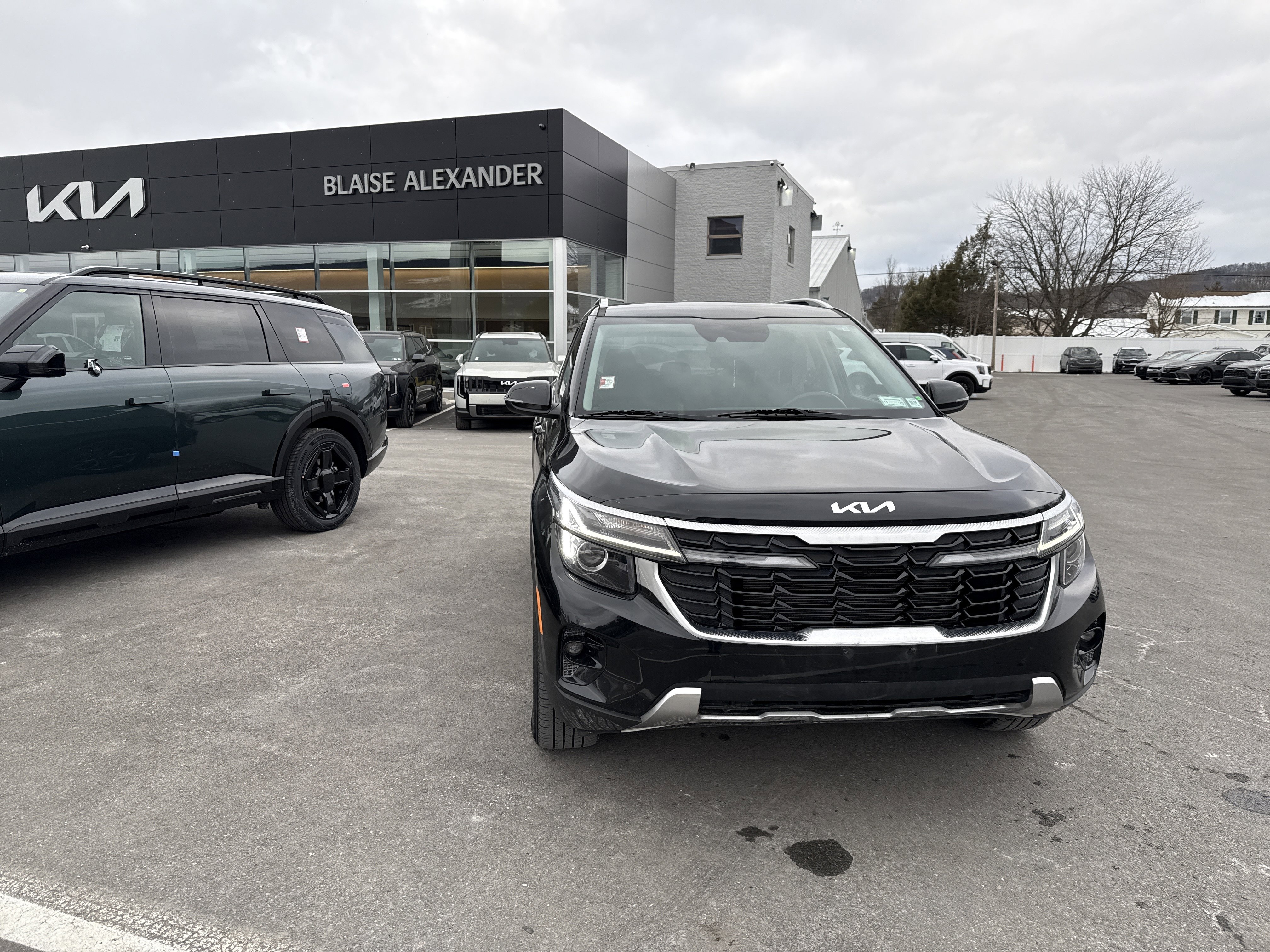 Certified 2024 Kia Seltos S image 1