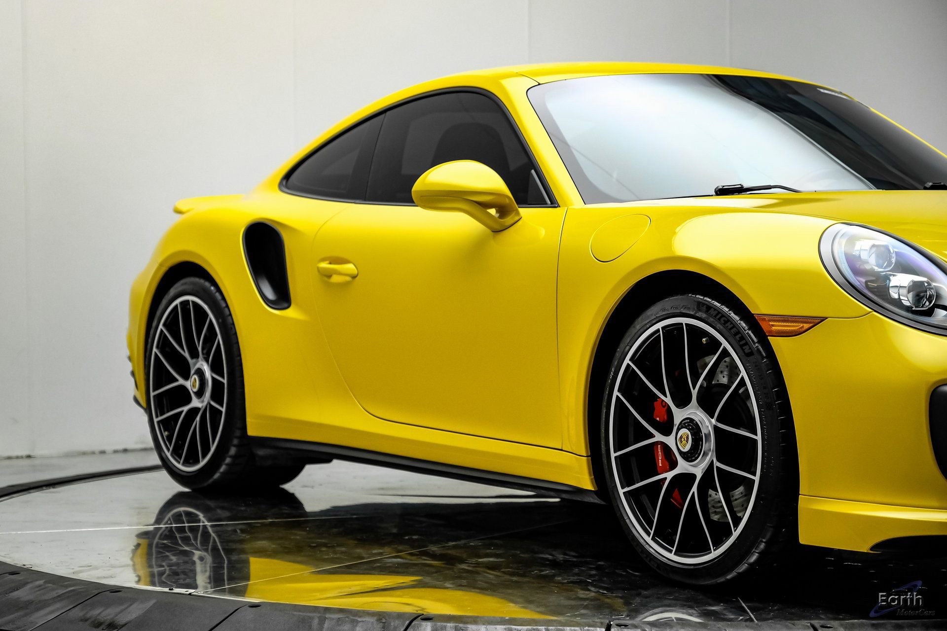Used 2018 Porsche 911 Turbo S image 27