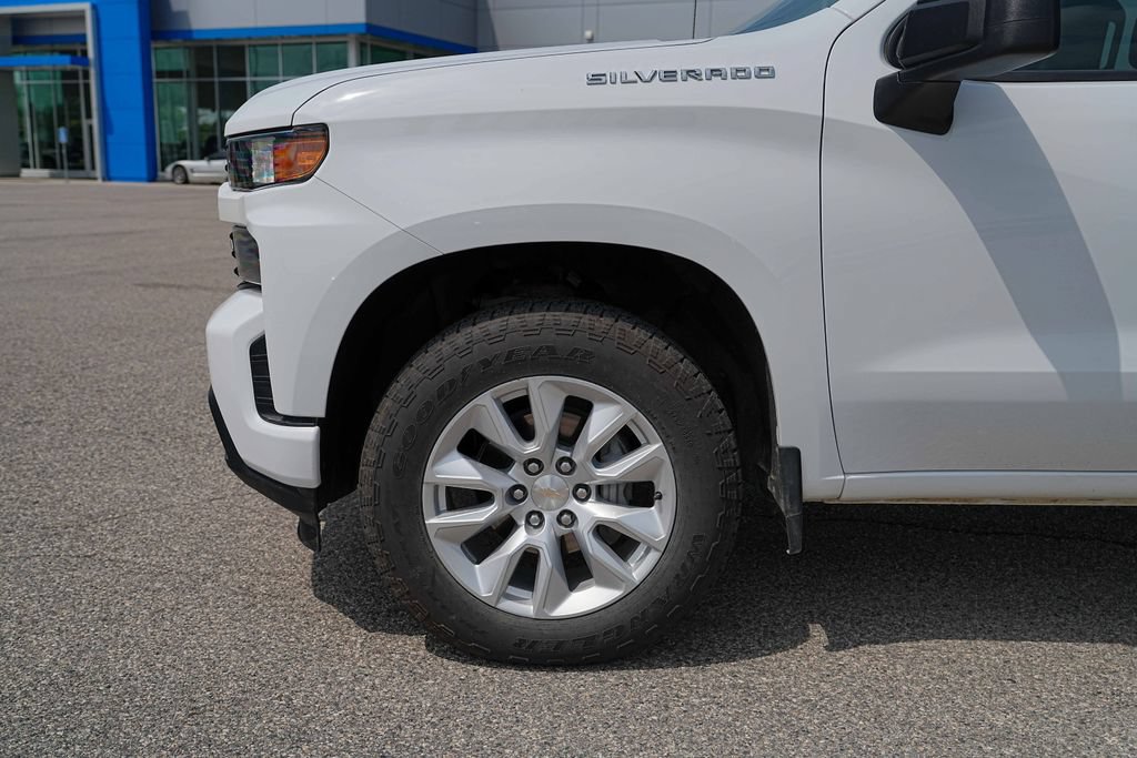 Used 2020 Chevrolet Silverado 1500 Custom w/ Trailering Package AWD/4WD image 11