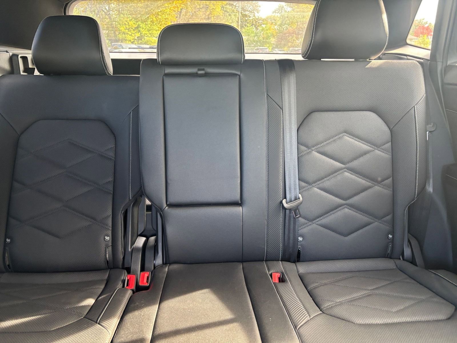 Used 2025 Volkswagen Atlas Cross Sport SE image 36