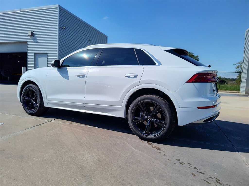 Used 2023 Audi Q8 Premium image 5