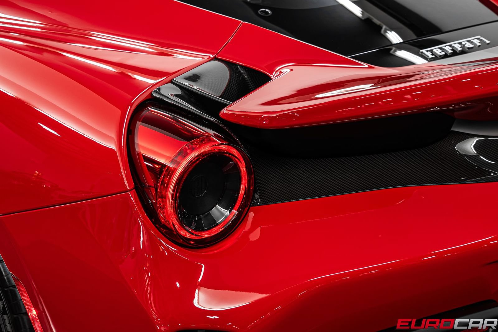 Used 2019 Ferrari 488 Pista Coupe RWD image 25