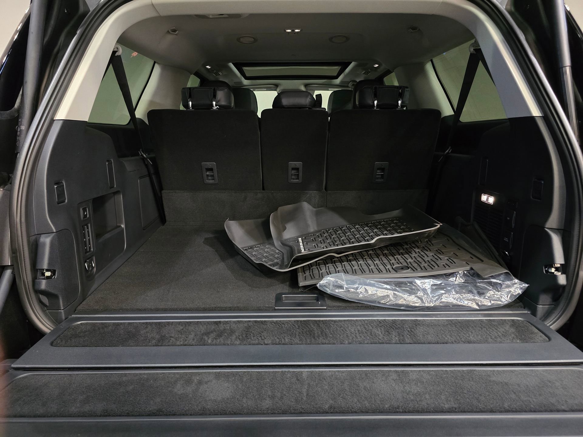 New 2025 Lincoln Navigator L Reserve AWD/4WD image 9