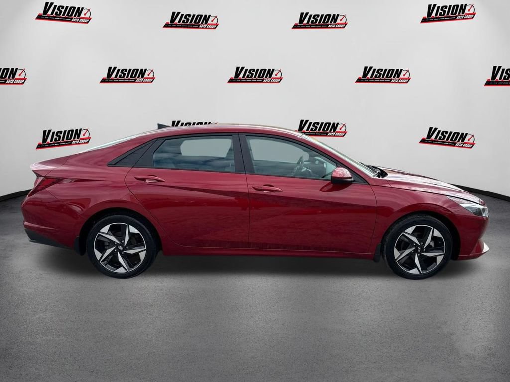 Certified 2023 Hyundai Elantra SEL w/ Convenience Package FWD image 4
