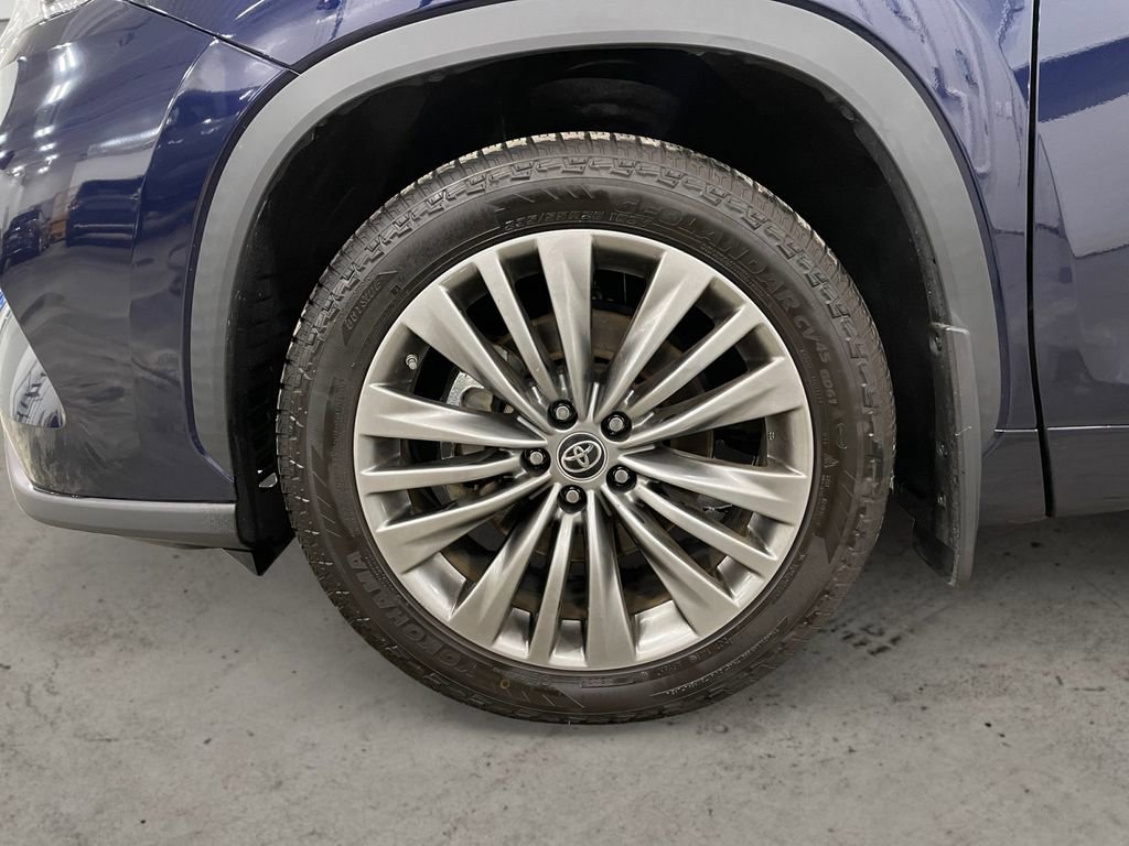 Used 2021 Toyota Highlander Platinum image 14