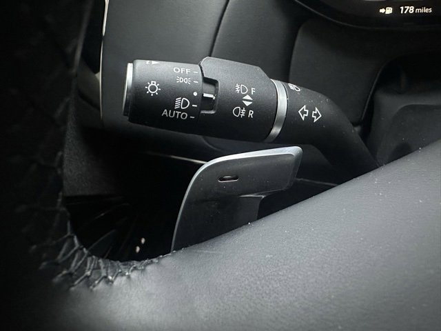 Used 2023 Land Rover Range Rover Sport SE image 28