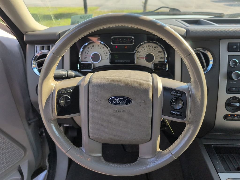 Used 2011 Ford Expedition EL XLT image 24