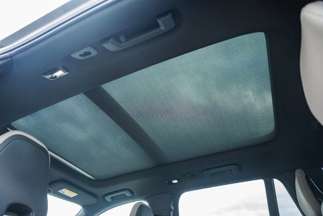 New 2026 Volvo XC90 B6 Plus w/ Protection Package Premier image 32