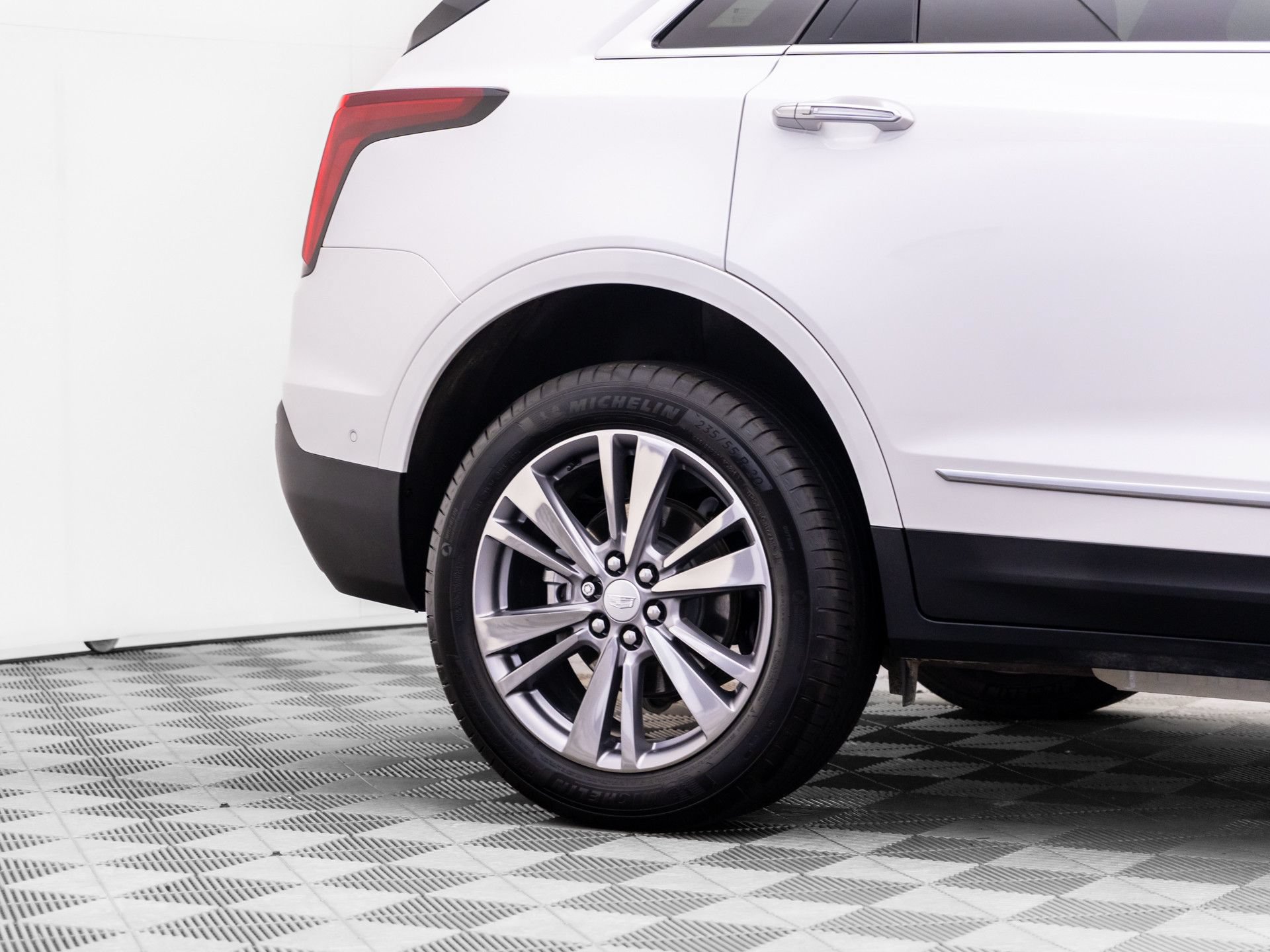 Certified 2026 Cadillac XT5 Premium Luxury w/ Driver Assist Package AWD/4WD image 42