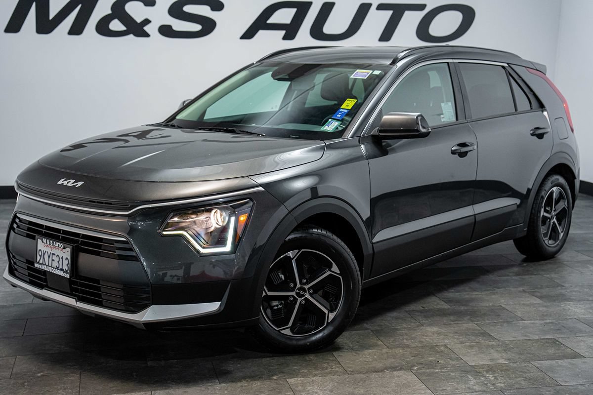 Used 2024 Kia Niro EX FWD image 2