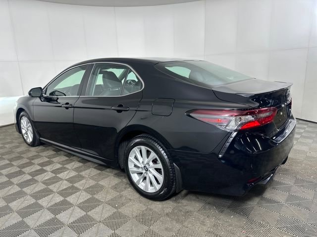 Used 2024 Toyota Camry SE image 5