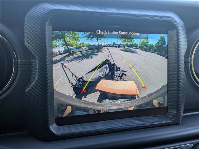 Used 2021 Jeep Wrangler Unlimited Sahara AWD/4WD image 14