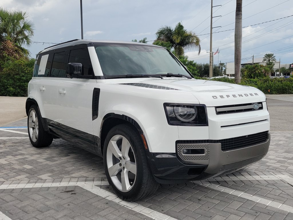 Certified 2024 Land Rover Defender 110 X-Dynamic SE AWD/4WD image 7