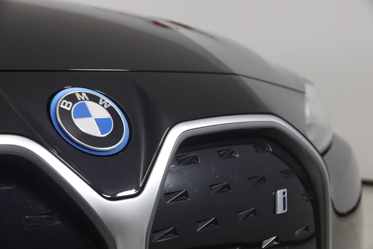 Used 2023 BMW i4 eDrive40 w/ Premium Package RWD image 17