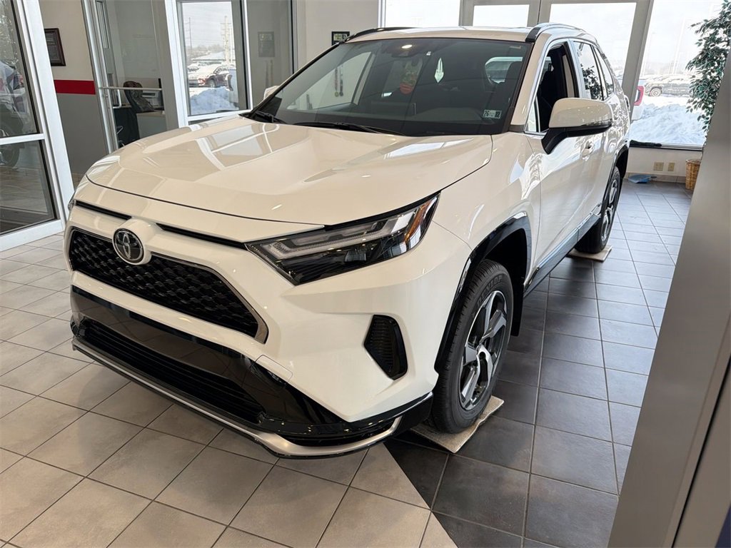 New 2025 Toyota RAV4 SE w/ Weather & Moonroof Package image 4