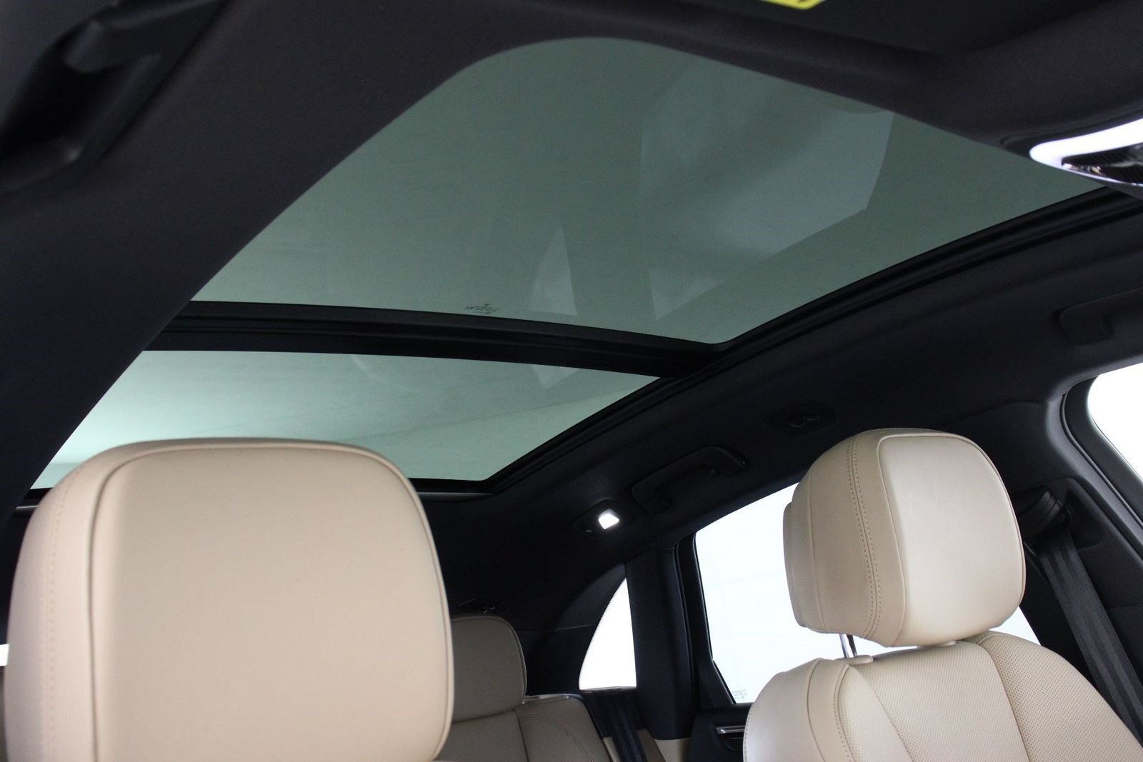Certified 2026 Porsche Macan S AWD/4WD image 25