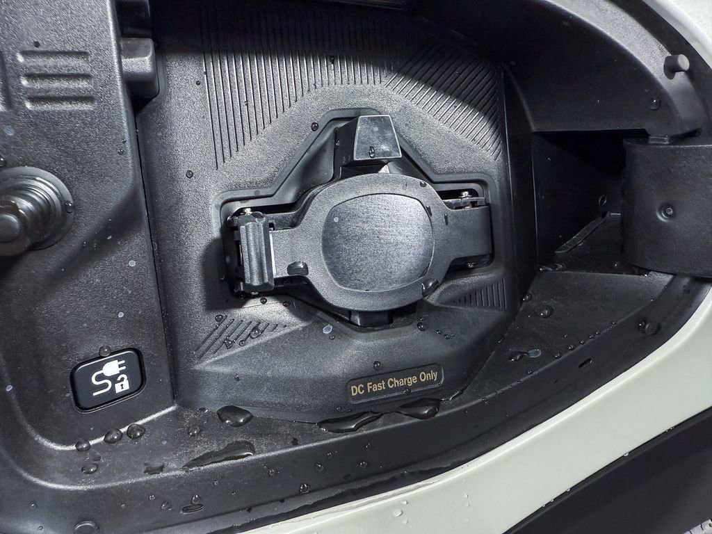 New 2026 Nissan Leaf SV+ w/ Illuminated Package image 37