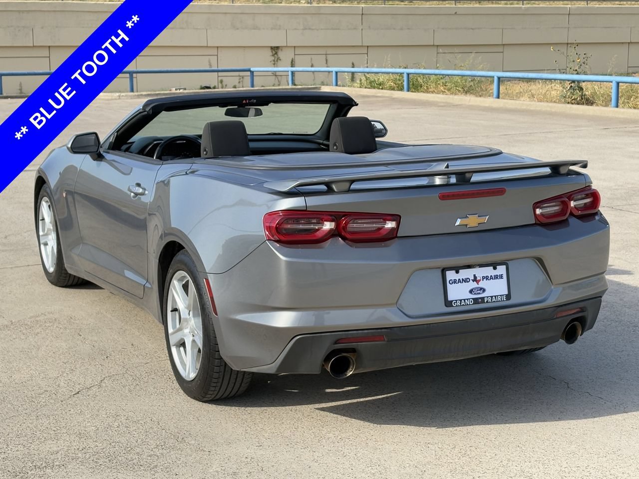 Used 2020 Chevrolet Camaro LT RWD image 5