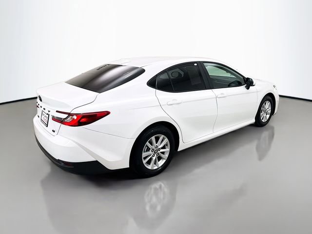 Used 2025 Toyota Camry LE image 7