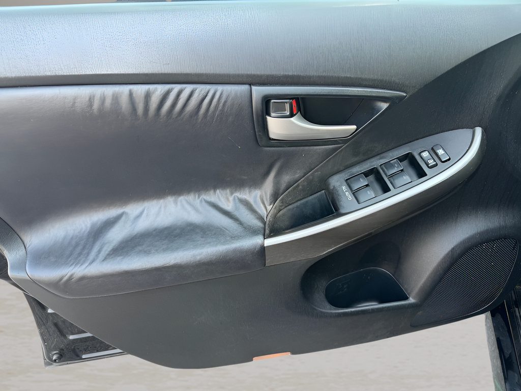 Used 2013 Toyota Prius Persona Series FWD image 12