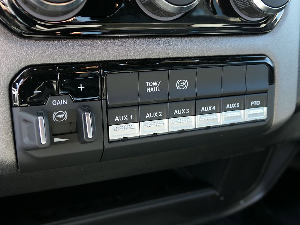 New 2026 RAM 3500 Tradesman w/ Chrome Appearance Group A AWD/4WD image 22