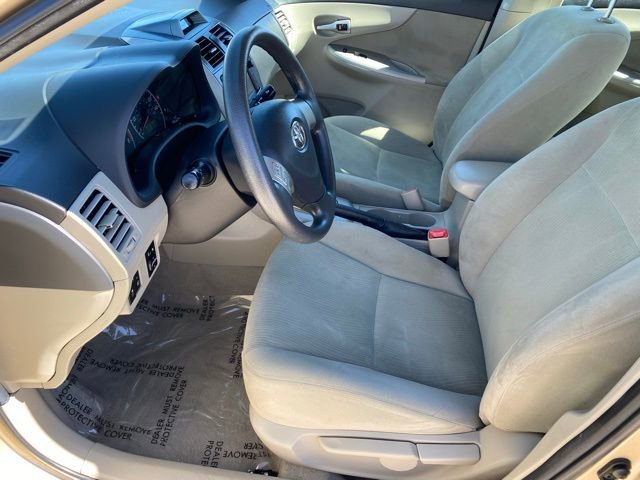 Used 2013 Toyota Corolla LE image 21