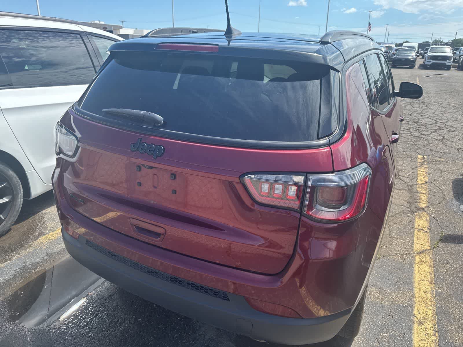 Used 2021 Jeep Compass Latitude w/ Sun and Sound Group AWD/4WD image 10