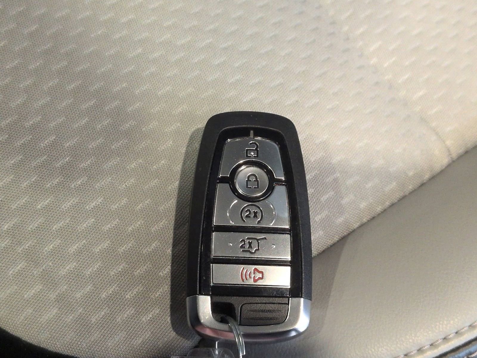 Certified 2025 Ford Escape SE FWD image 38