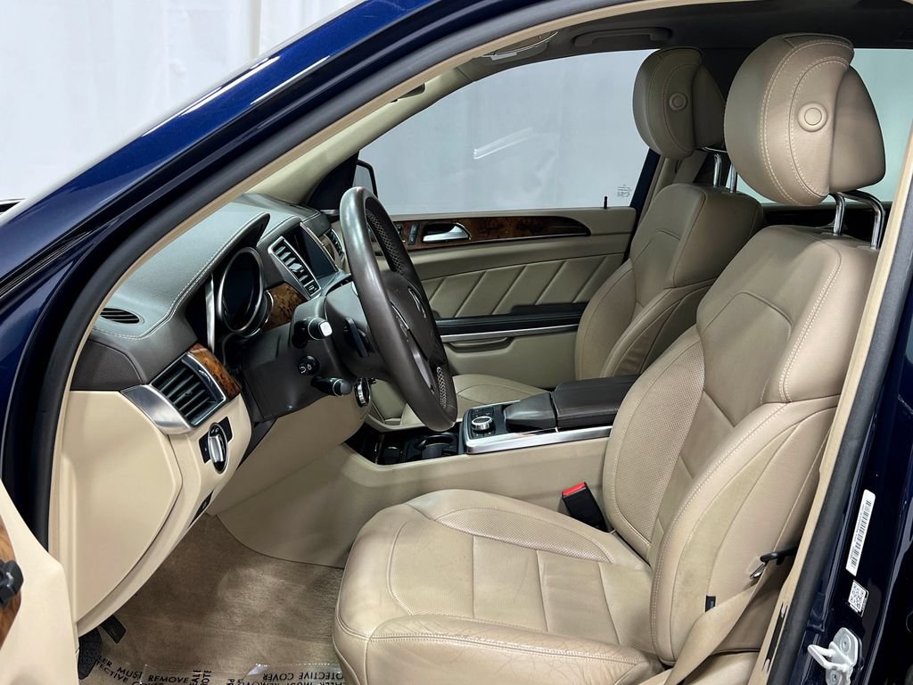 Used 2015 Mercedes-Benz GL 550 4MATIC image 14