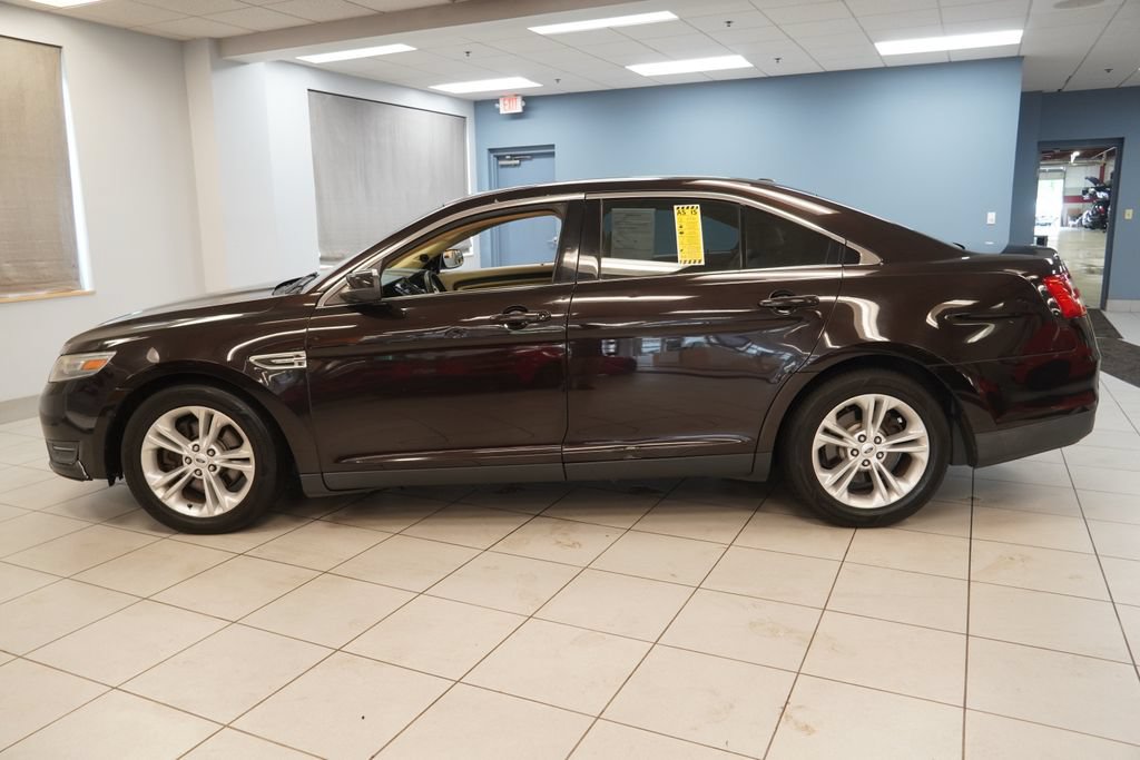 Used 2013 Ford Taurus SEL FWD image 2