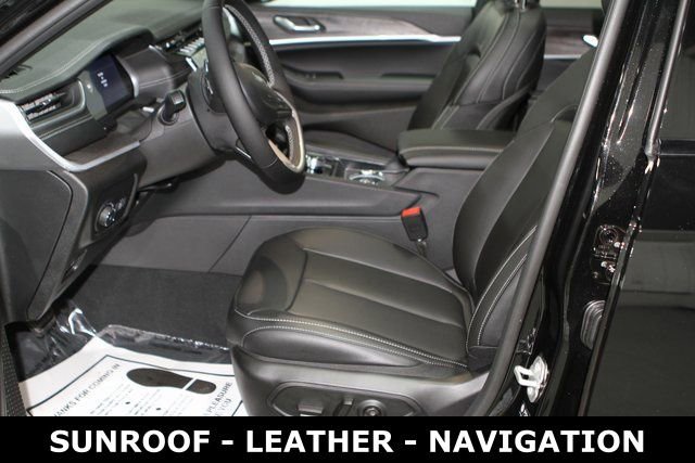 New 2025 Jeep Grand Cherokee Limited image 15