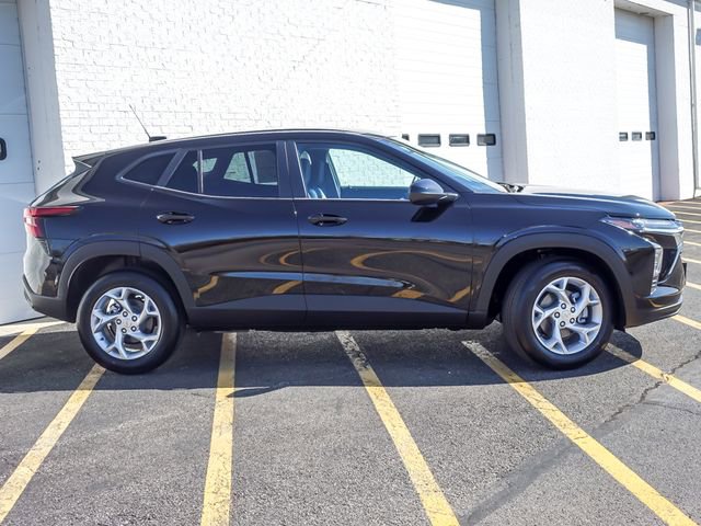 New 2026 Chevrolet Trax LS w/ LS Convenience Package FWD image 5