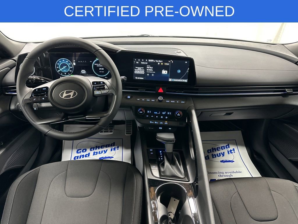 Certified 2025 Hyundai Elantra SEL FWD image 23
