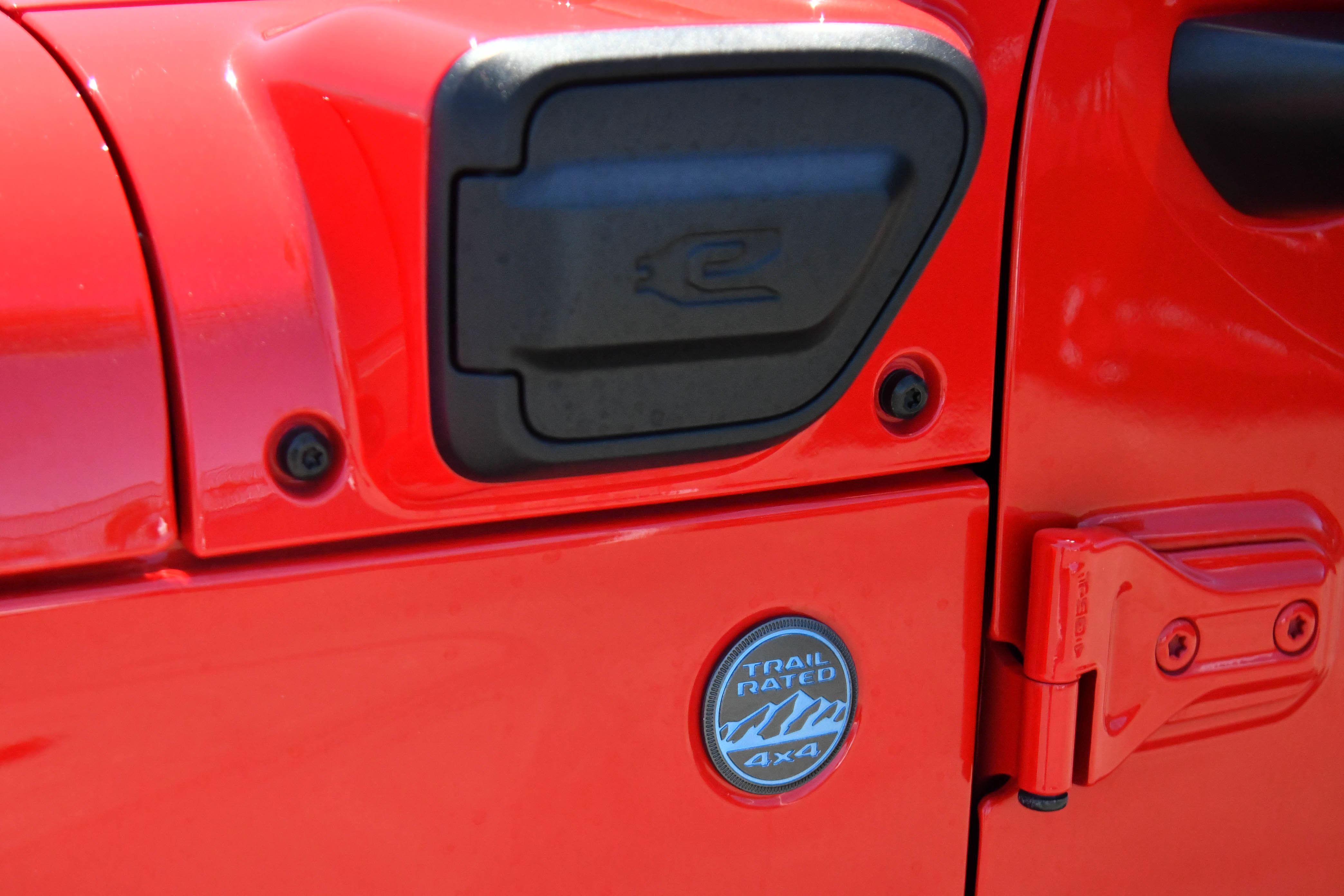 Used 2025 Jeep Wrangler Unlimited Sahara AWD/4WD image 13
