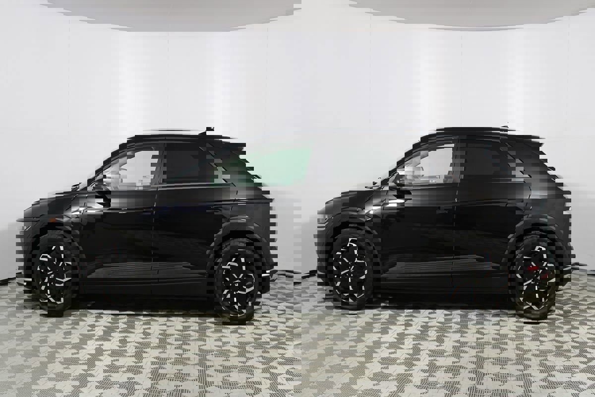 Used 2024 Hyundai Ioniq 5 SE image 30