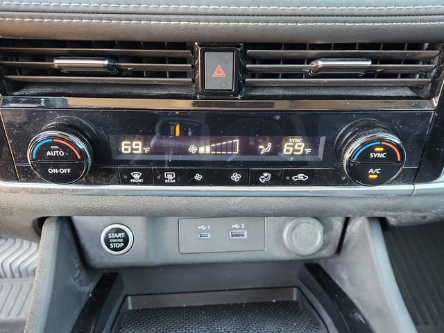 Used 2023 Nissan Rogue SV image 18