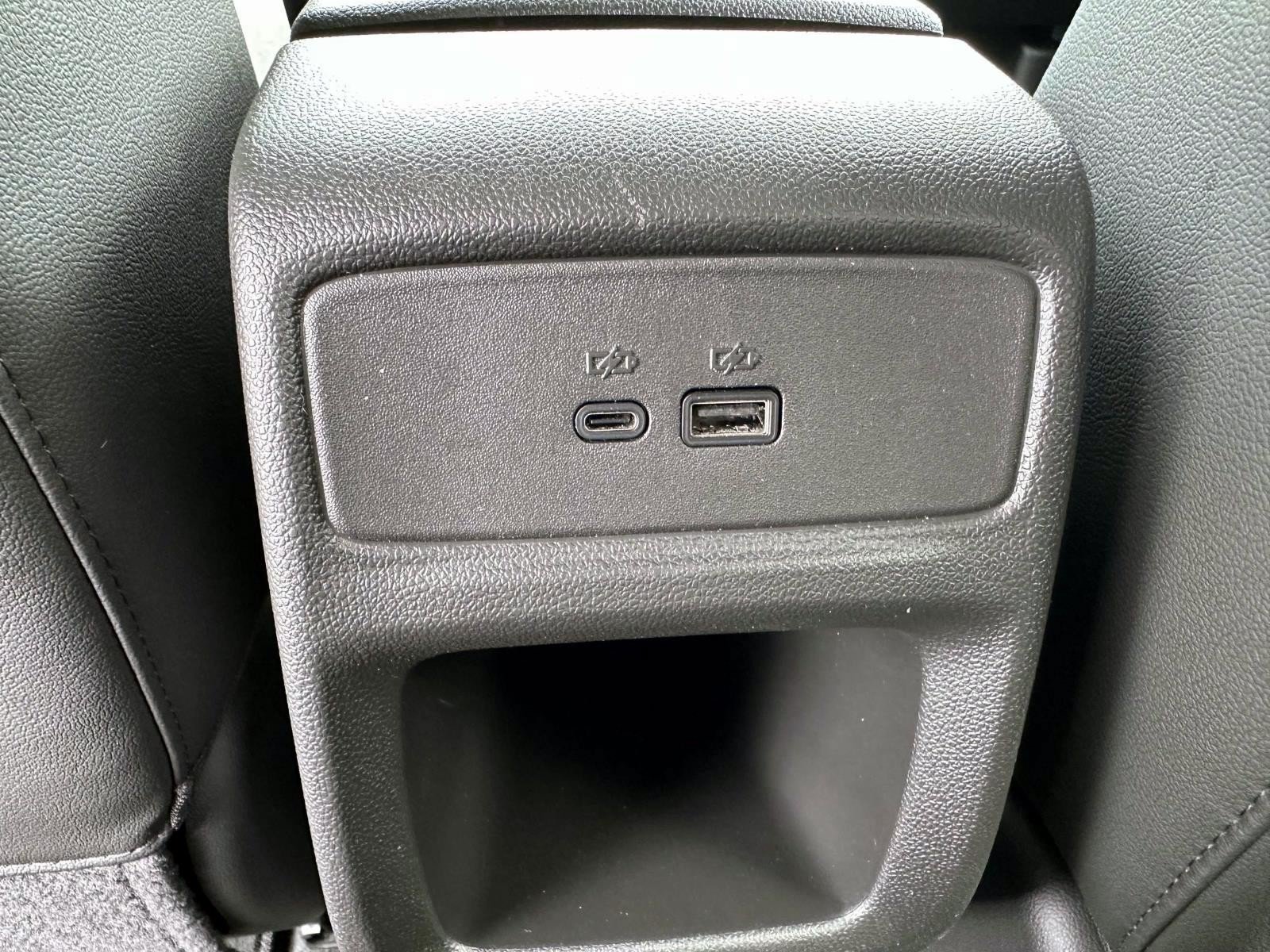 Used 2024 Chevrolet Trax LT w/ LT Convenience Package FWD image 13