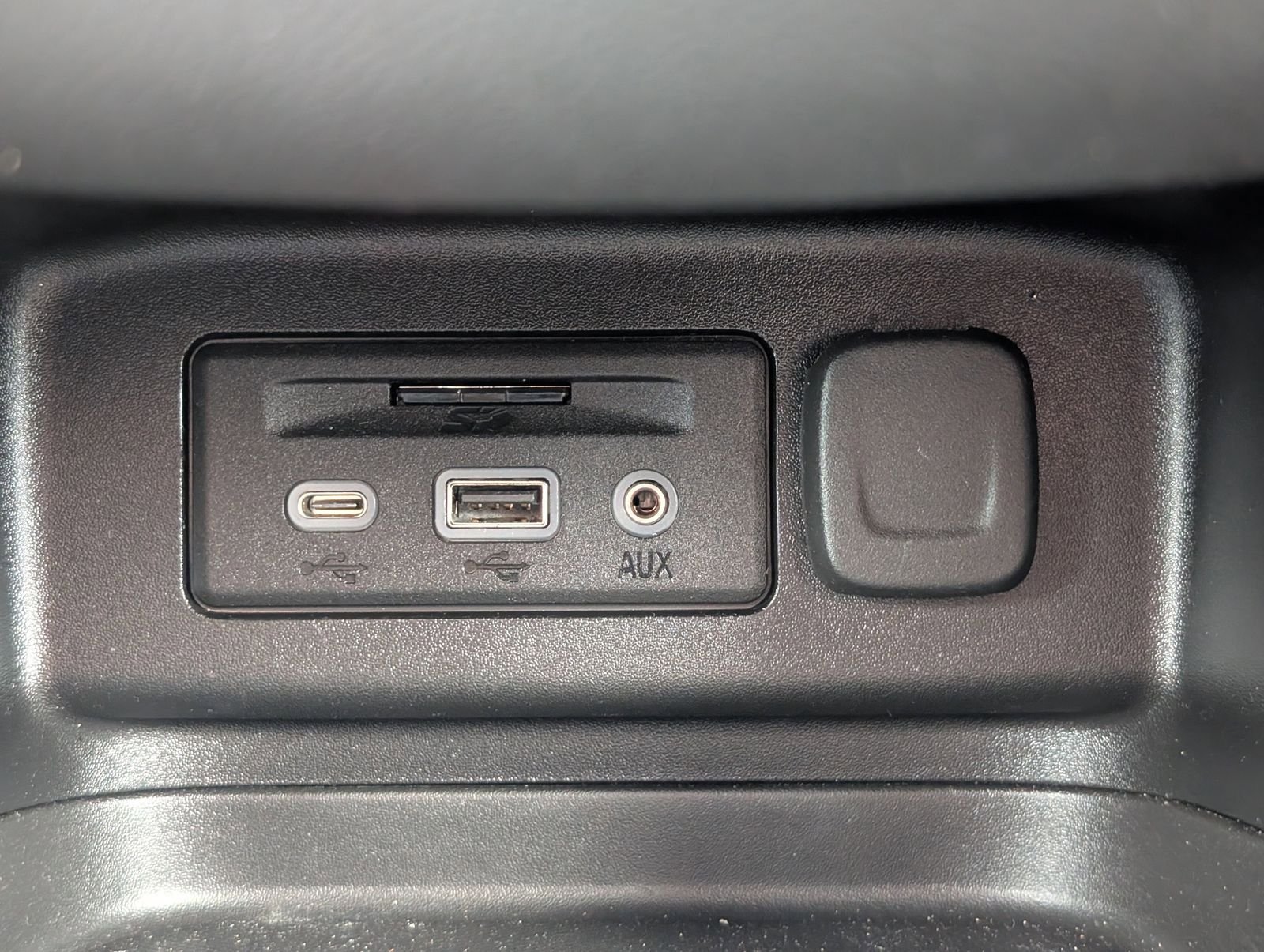 Used 2020 Chevrolet Equinox LT FWD image 21