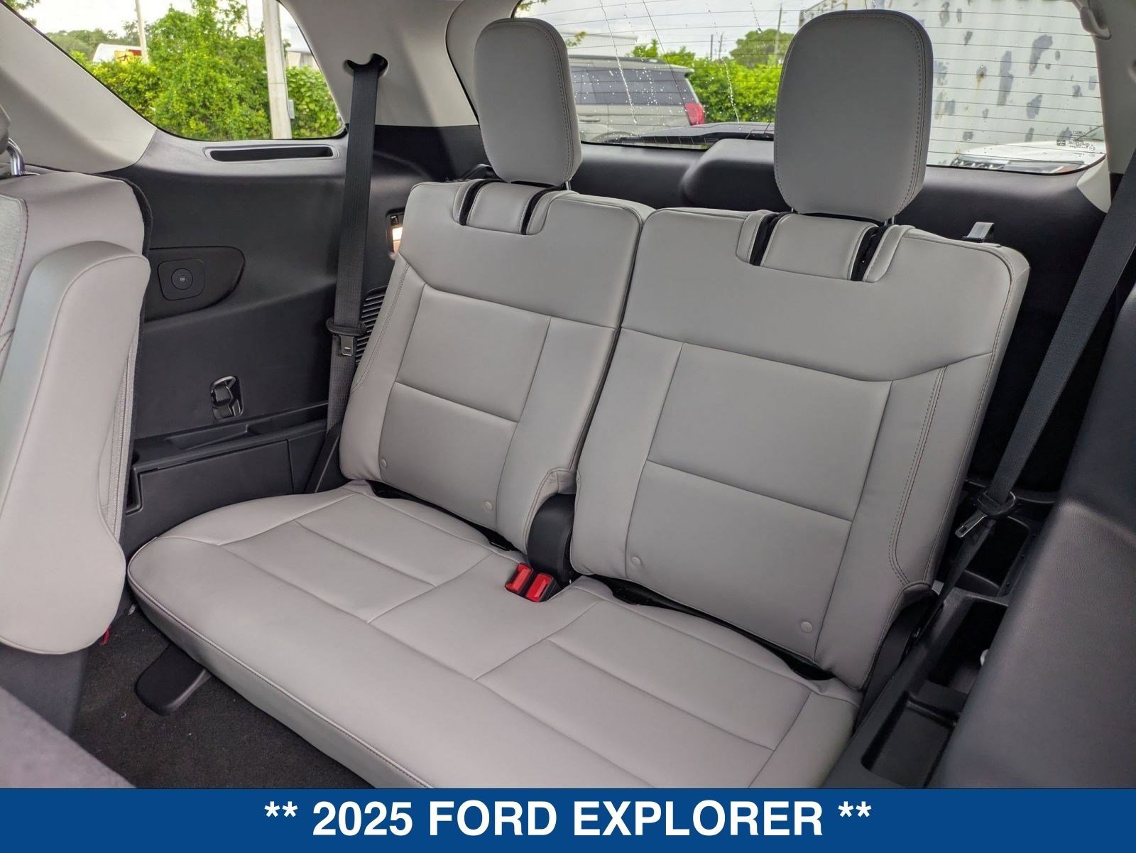 New 2025 Ford Explorer Active w/ Active Comfort Package image 16