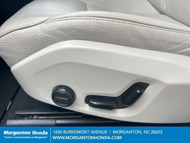 Used 2024 Volvo XC60 B5 Plus image 15