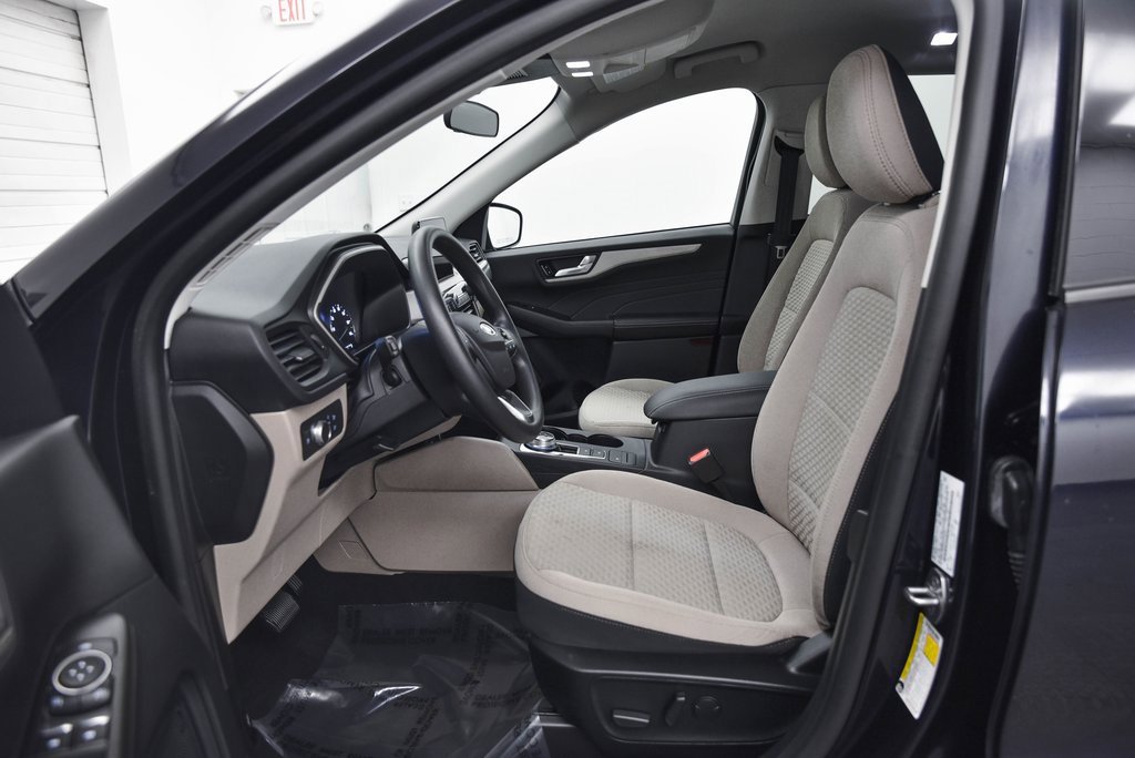 Used 2021 Ford Escape SE image 11