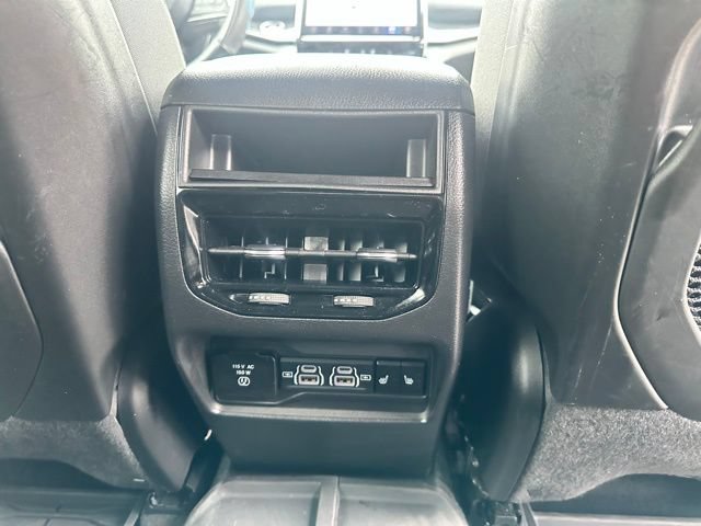 Used 2022 Jeep Grand Cherokee Trailhawk w/ Luxury Tech Group III AWD/4WD image 16