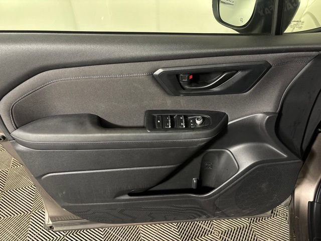 Used 2025 Subaru Forester Premium AWD/4WD image 18